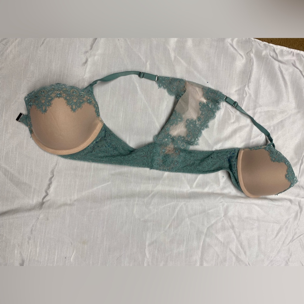WORN ONCE - Victoria’s Secret tan and green front hook bra size 34C